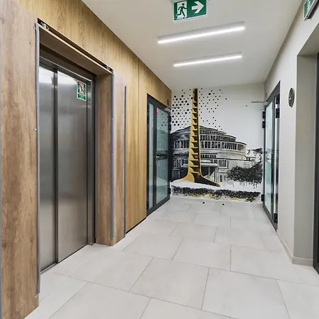 Luxurious Ksiecia Witolda By Renters アパート